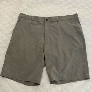 Men’s Fish Hippie Bogue Shorts 40 light Khaki. Flat front , stretch